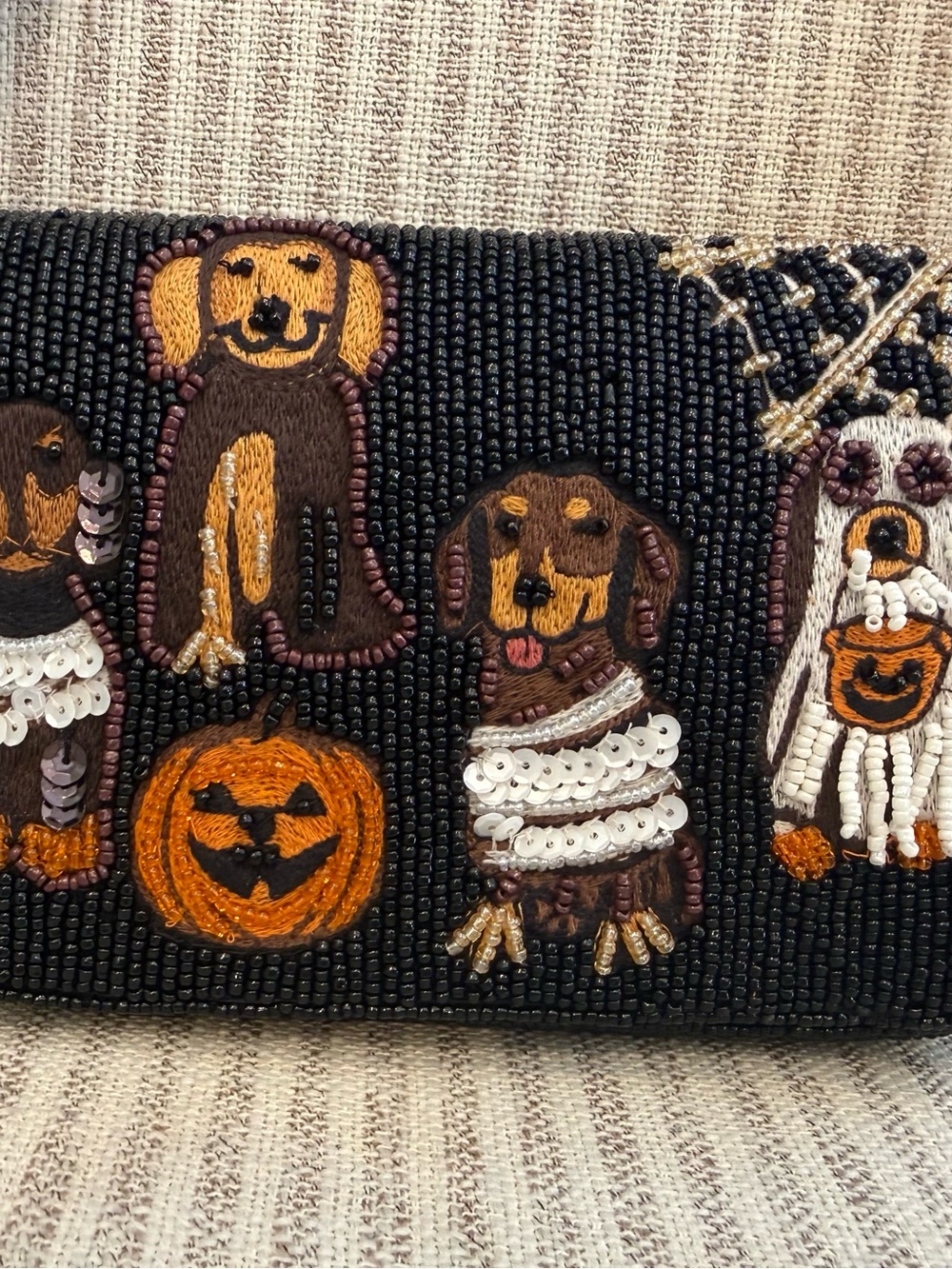 NWT Cutest bag out there! Beaded Black Halloween Dogs Pumpkins Shoulder Bag - Picture 2 of 9